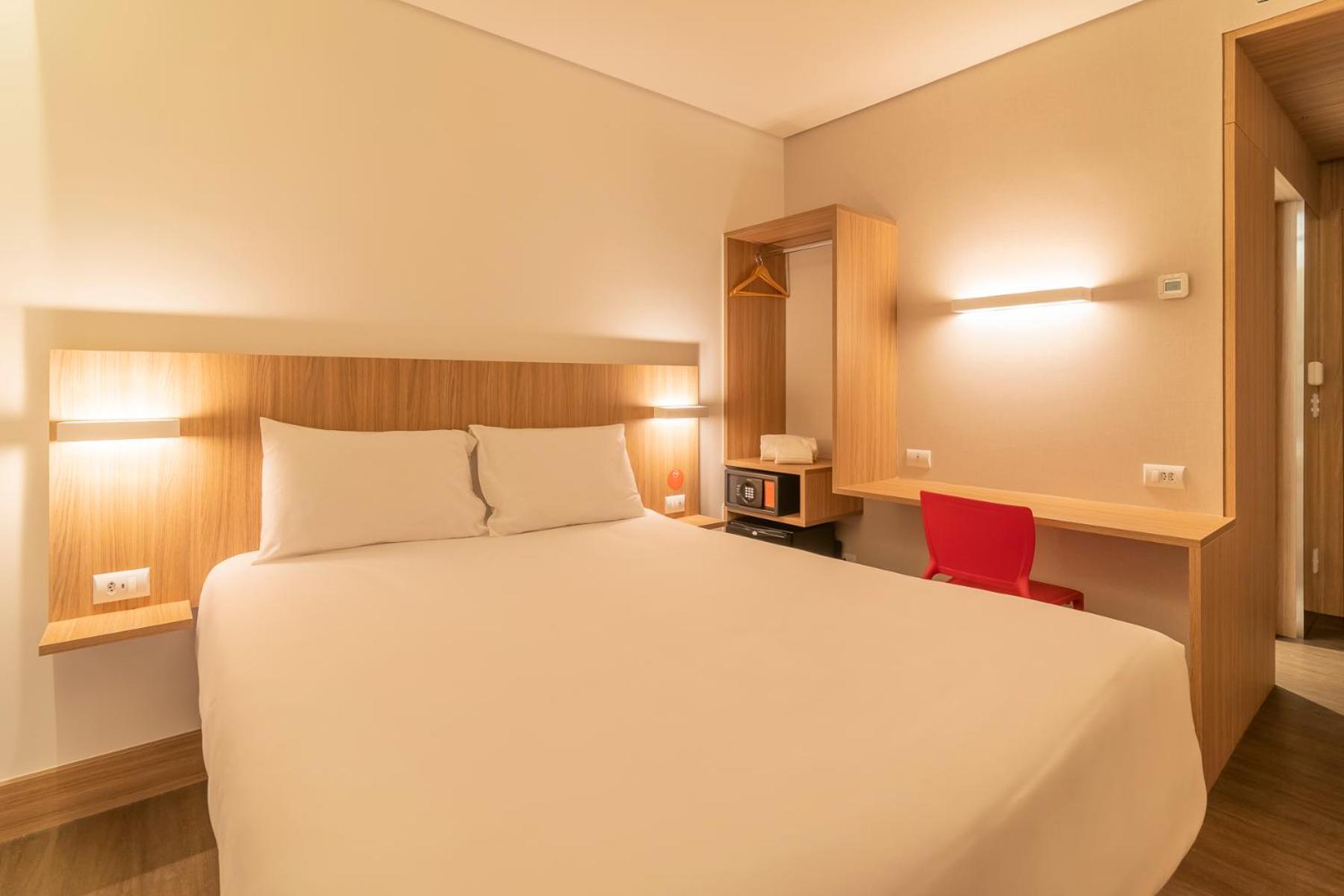 Hotel Moov Porto Alegre Buitenkant foto