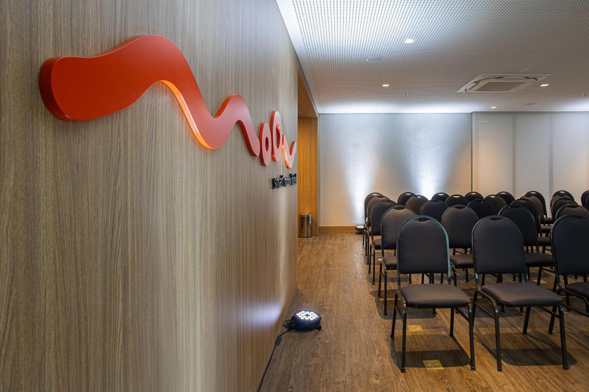 Hotel Moov Porto Alegre Buitenkant foto